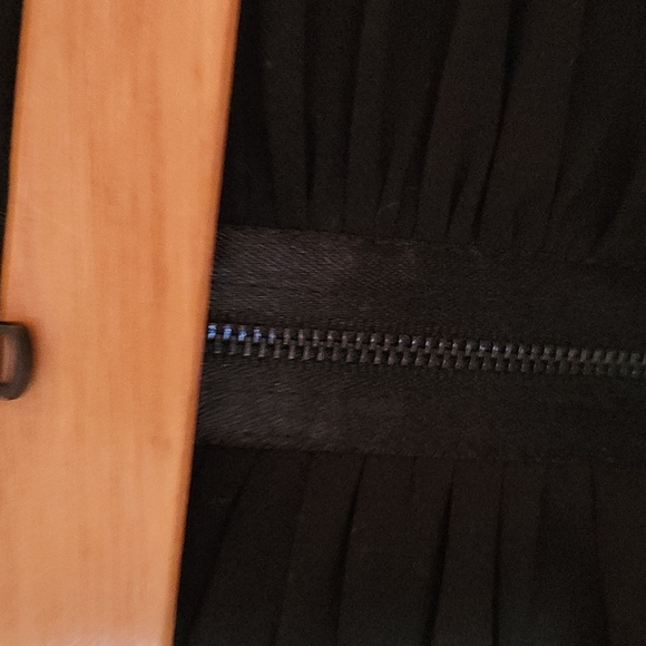 Donna Morgan Women's clothing - Picture 4 of 13